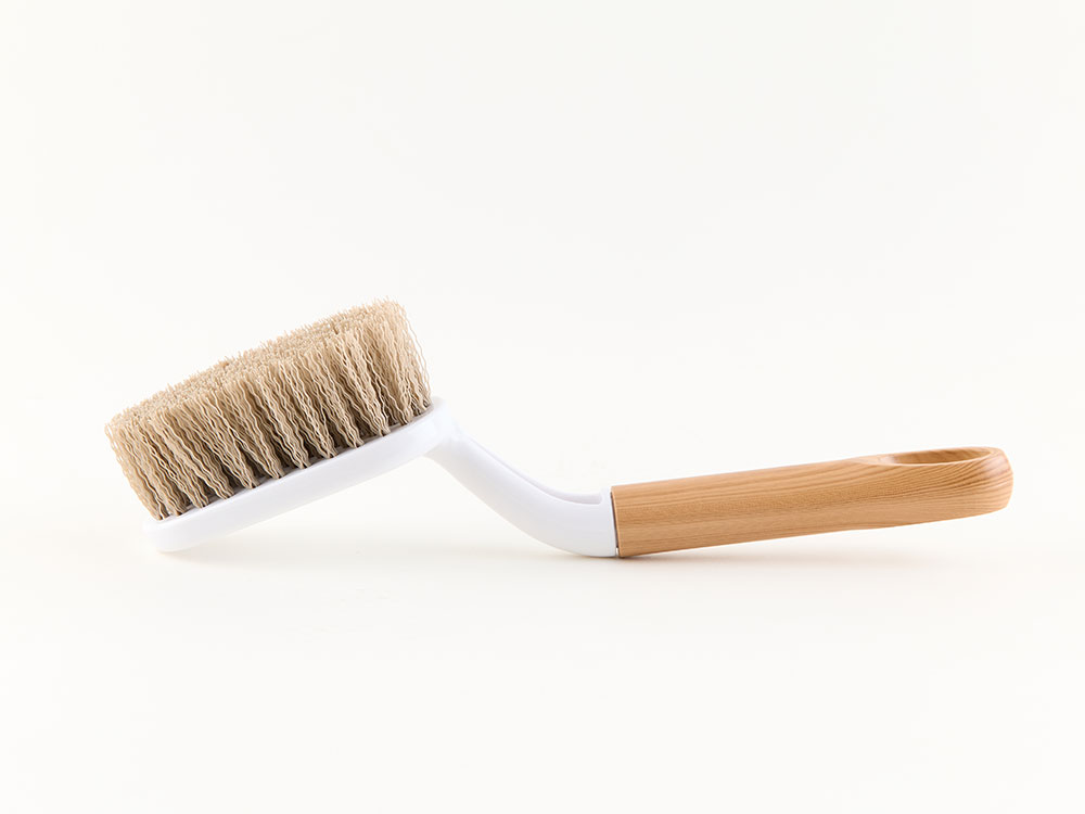 Bed brush